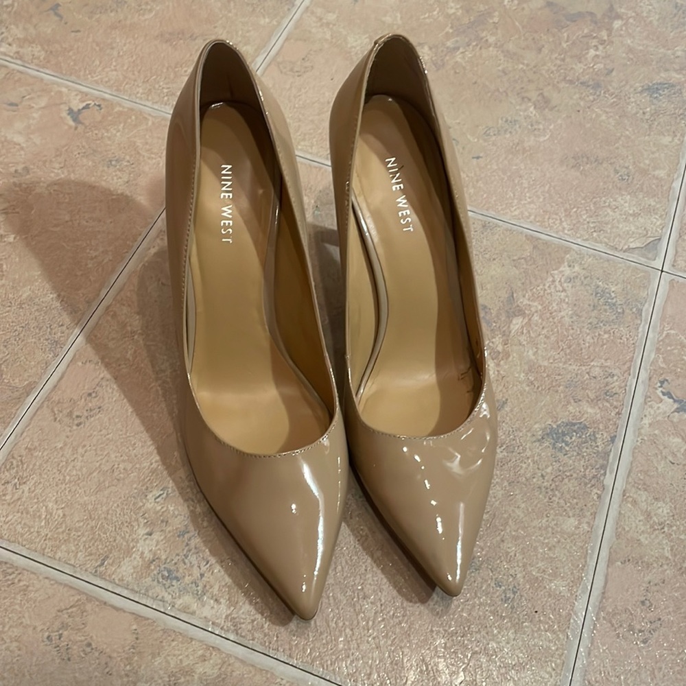 Women’s Nine West pumps, size 8 1/2 M, heel height 3 1/2 inches, color nude